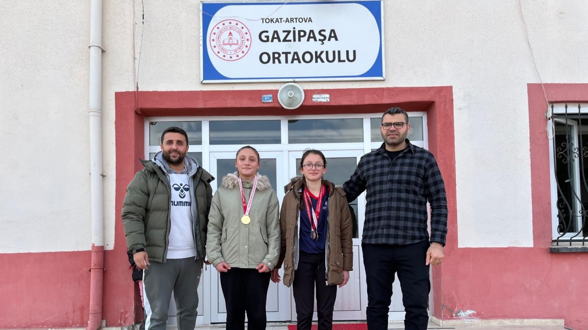 Okulumuzun Yıldız Kızları Bilek Güreşinde Dereceye Girdiler